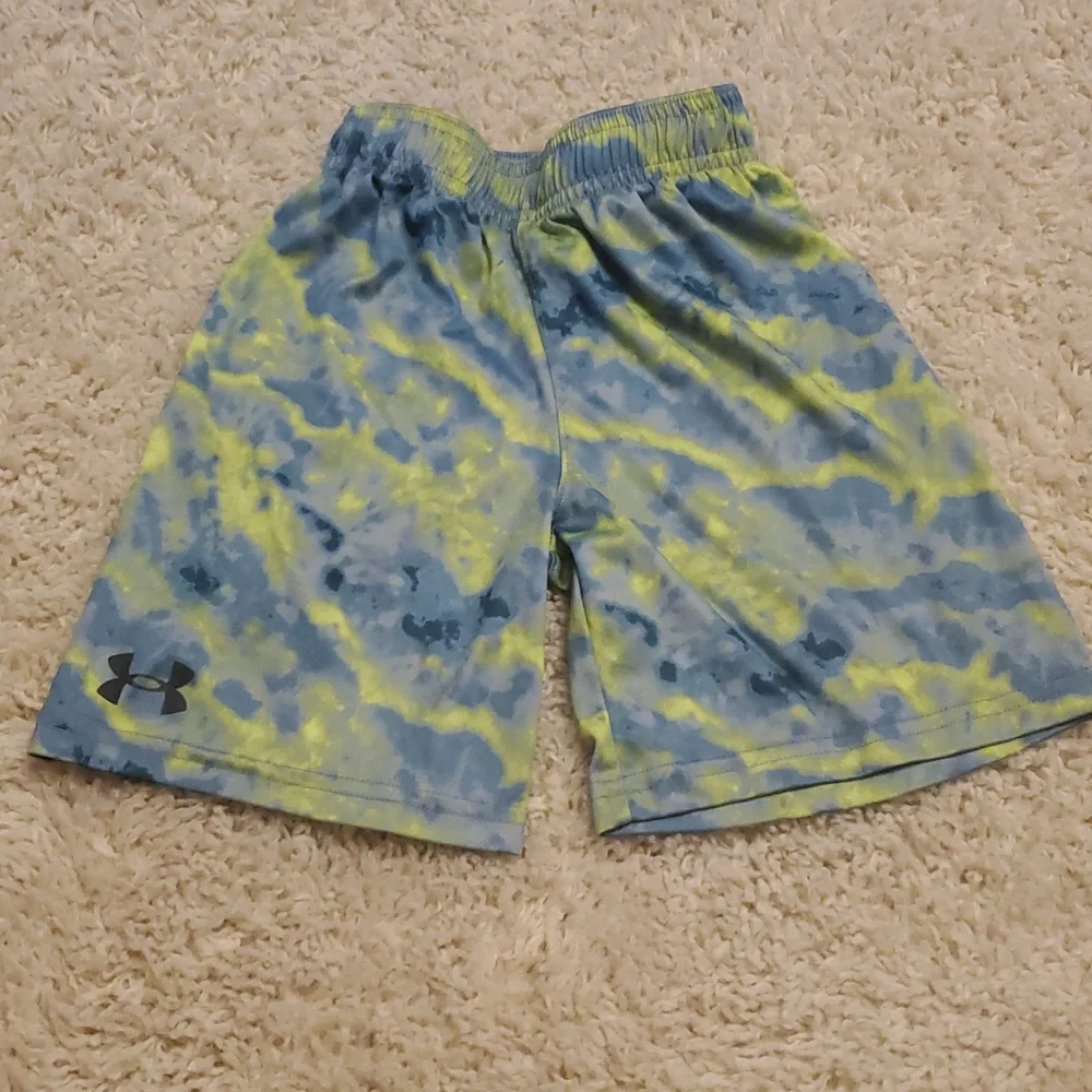 5 For $25 Under Armour Tie-Dye Blue and Green Shorts Youth Size 5